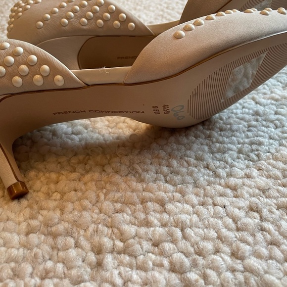 French Connection Ivory with White Beads Heels - Picture 4 of 7